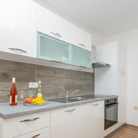 Apartments Mirko Lokva Rogoznica Buitenkant foto